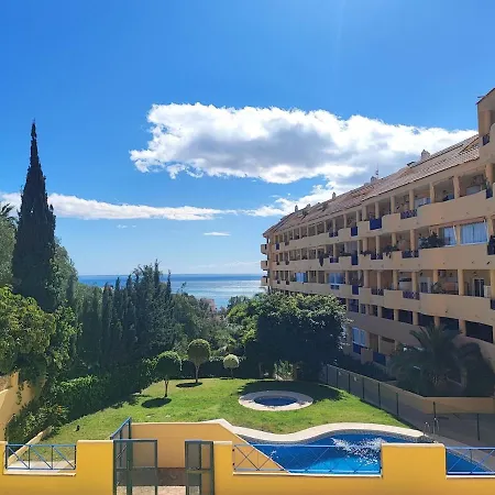 Pet Friendly Beautiful Flat With View, 3 Pools Lejlighed