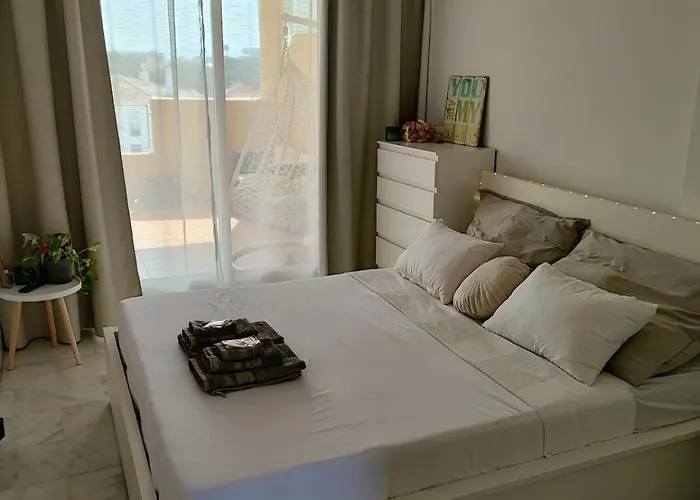 Pet Friendly Beautiful Flat With View, 3 Pools Lejlighed *