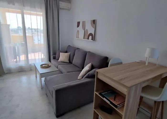 Pet Friendly Beautiful Flat With View, 3 Pools Lejlighed Fuengirola