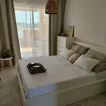 Pet Friendly Beautiful Flat With View, 3 Pools Apartman *