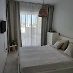 Pet Friendly Beautiful Flat With View, 3 Pools Apartman