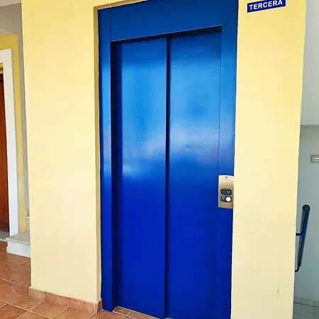 Apartman Pet Friendly Beautiful Flat With View, 3 Pools