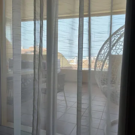 Pet Friendly Beautiful Flat With View, 3 Pools דירה