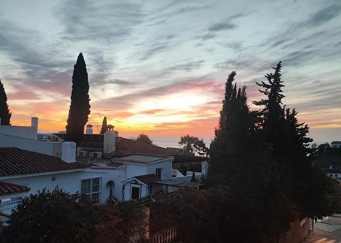 Pet Friendly Beautiful Flat With View, 3 Pools Apartment