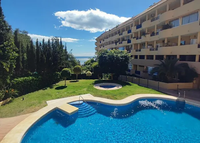 Pet Friendly Beautiful Flat With View, 3 Pools * Fuengirola