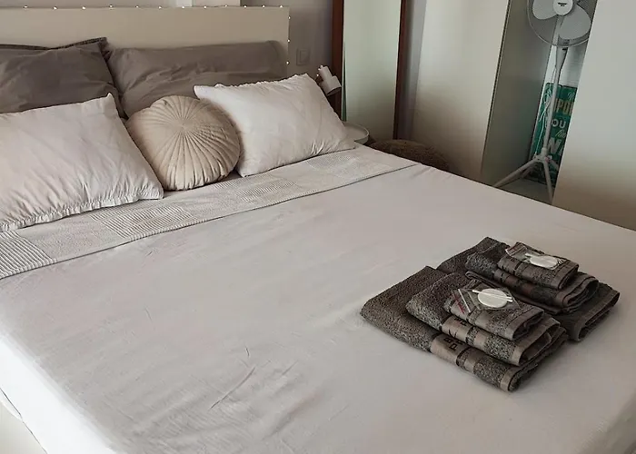 Pet Friendly Beautiful Flat With View, 3 Pools Apartment *