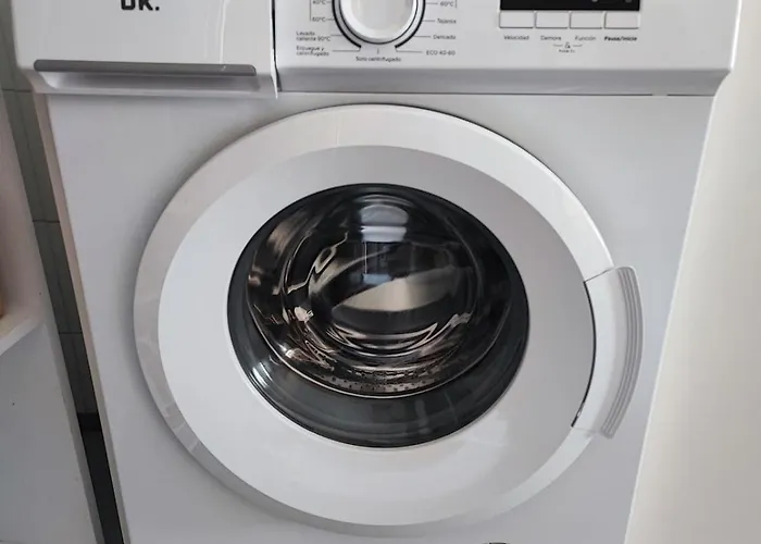 Pet Friendly Beautiful Flat With View, 3 Pools Fuengirola