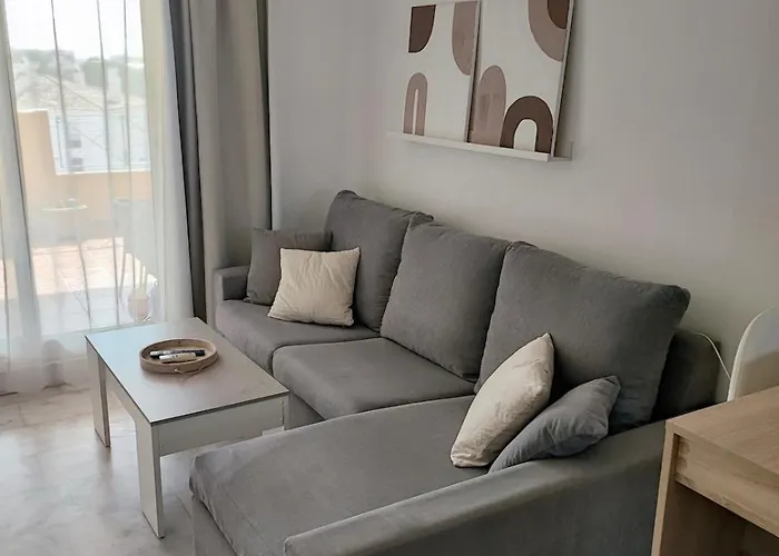 Pet Friendly Beautiful Flat With View, 3 Pools * Fuengirola