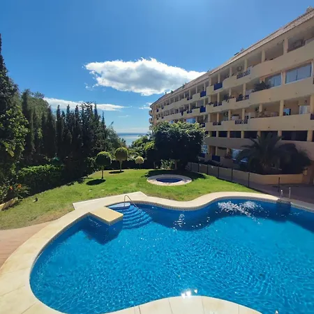 Pet Friendly Beautiful Flat With View, 3 Pools * Фуэнхирола