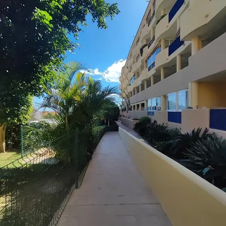 Pet Friendly Beautiful Flat With View, 3 Pools Апартаменты