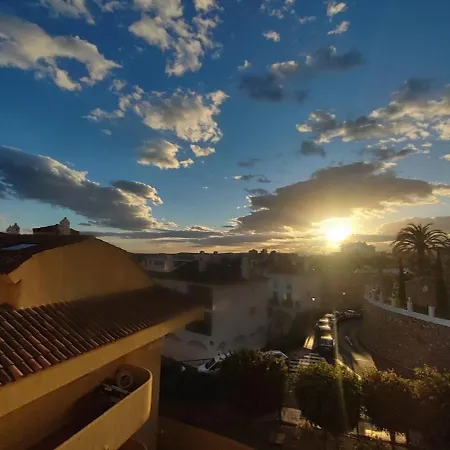 Pet Friendly Beautiful Flat With View, 3 Pools Appartement